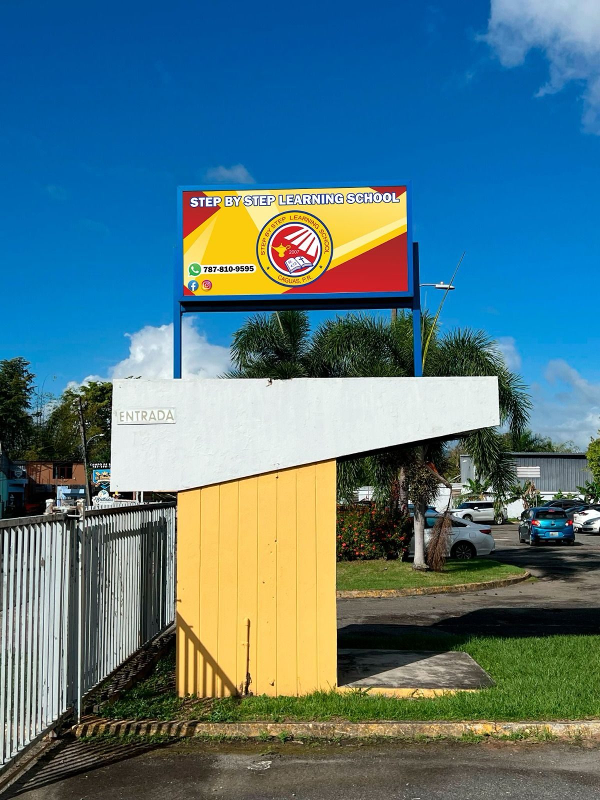 Entrada del colegio